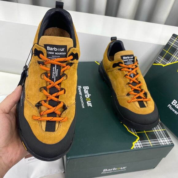 Flower MOUNTAIN NANGA Collaboration Sneaker in Brown&Black Suede - Picture 6 of 9